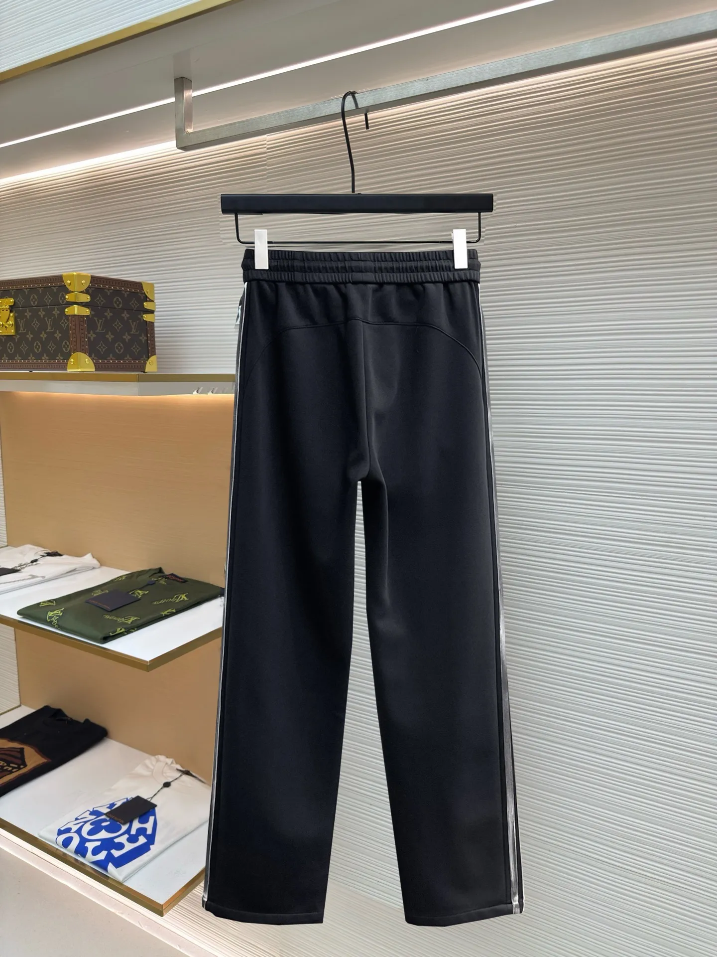 Balenciaga 🆕2026 Autumn and Winter New Arrival Casual Pants! 🎁On sale simultaneously on the official website. Brand Classic LOGO casual pants, customized fabrics, excellent comfort and strong touch. Highly recognisable, perfect appearance and craftsmanship. Size:M-3XL